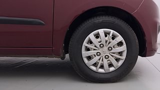 Used 2015 Hyundai i10 magna 1.1 Petrol Manual tyres RIGHT FRONT TYRE RIM VIEW
