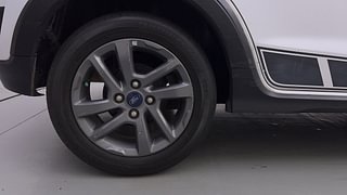 Used 2018 Ford Freestyle [2017-2021] Titanium 1.5 TDCI Diesel Manual tyres RIGHT REAR TYRE RIM VIEW