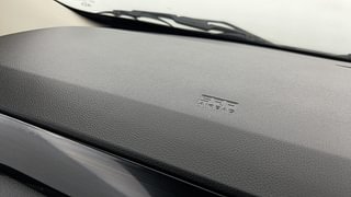 Used 2022 Renault Triber RXT Limited Edition Petrol Manual top_features Airbags
