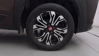 Used 2022 Renault Kiger RXZ 1.0 Turbo MT Dual Tone Petrol Manual tyres RIGHT FRONT TYRE RIM VIEW