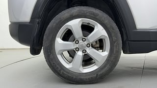 Used 2018 JEEP Compass [2017-2021] Limited 1.4 Petrol AT Petrol Automatic tyres RIGHT REAR TYRE RIM VIEW