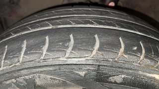 Used 2013 Hyundai i20 [2012-2014] Magna 1.2 Petrol Manual tyres LEFT FRONT TYRE TREAD VIEW