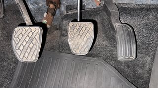 Used 2015 Datsun GO [2014-2019] T Petrol Manual interior PEDALS VIEW