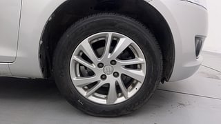 Used 2014 Maruti Suzuki Swift [2011-2017] ZXi Petrol Manual tyres RIGHT FRONT TYRE RIM VIEW