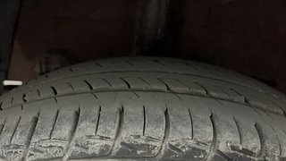 Used 2017 Hyundai Grand i10 [2017-2020] Magna 1.2 Kappa VTVT Petrol Manual tyres RIGHT REAR TYRE TREAD VIEW