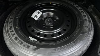 Used 2018 JEEP Compass [2017-2021] Limited 1.4 Petrol AT Petrol Automatic tyres SPARE TYRE VIEW