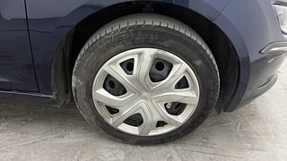 Used 2023 Tata Altroz XTA Petrol DCT Petrol Automatic tyres RIGHT FRONT TYRE RIM VIEW