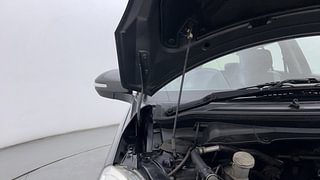 Used 2017 Maruti Suzuki Swift [2011-2017] ZXi Petrol Manual engine ENGINE RIGHT SIDE HINGE & APRON VIEW