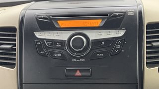 Used 2018 Maruti Suzuki Wagon R 1.0 [2015-2019] VXI AMT Petrol Automatic top_features Integrated (in-dash) music system