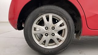 Used 2014 Honda Brio [2011-2016] VX AT Petrol Automatic tyres RIGHT REAR TYRE RIM VIEW
