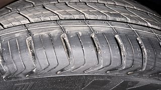 Used 2017 Maruti Suzuki Dzire [2017-2020] ZXi Plus AMT Petrol Automatic tyres RIGHT FRONT TYRE TREAD VIEW