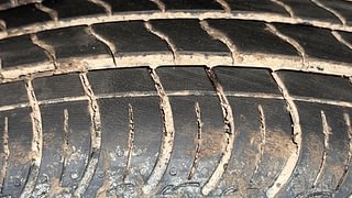 Used 2020 maruti-suzuki S-Presso VXI Plus AMT Petrol Automatic tyres LEFT FRONT TYRE TREAD VIEW
