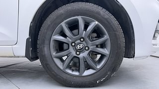 Used 2019 Hyundai Elite i20 [2018-2020] Sportz Plus CVT Petrol Automatic tyres RIGHT FRONT TYRE RIM VIEW
