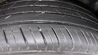 Used 2022 Renault Kiger RXZ 1.0 Turbo MT Dual Tone Petrol Manual tyres RIGHT FRONT TYRE TREAD VIEW