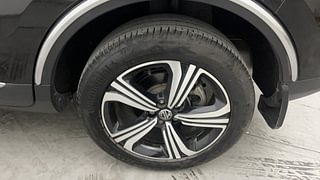 Used 2023 MG Motors Astor Sharp 1.5 CVT Petrol Automatic tyres LEFT REAR TYRE RIM VIEW