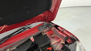 Used 2019 Renault Kwid [2015-2019] RXL Petrol Manual engine ENGINE LEFT SIDE HINGE & APRON VIEW
