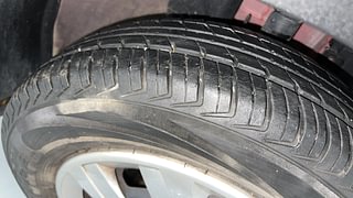 Used 2019 Renault Kwid [2015-2019] RXL Petrol Manual tyres RIGHT FRONT TYRE TREAD VIEW