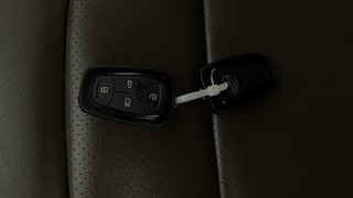 Used 2019 Tata Harrier XZ Diesel Manual extra CAR KEY VIEW