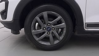 Used 2018 Ford Freestyle [2017-2021] Titanium 1.5 TDCI Diesel Manual tyres LEFT FRONT TYRE RIM VIEW