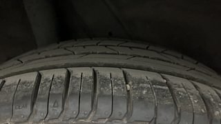 Used 2019 Hyundai Venue [2019-2022] SX Plus 1.0 Turbo DCT Petrol Automatic tyres RIGHT REAR TYRE TREAD VIEW