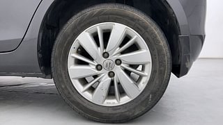 Used 2017 Maruti Suzuki Swift [2011-2017] ZXi Petrol Manual tyres LEFT REAR TYRE RIM VIEW