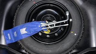 Used 2017 Maruti Suzuki Swift [2011-2017] ZXi Petrol Manual tyres SPARE TYRE VIEW