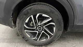 Used 2022 Kia Carens Prestige Plus 1.4 Petrol 7 STR Petrol Manual tyres RIGHT REAR TYRE RIM VIEW