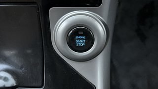 Used 2021 Mahindra XUV500 [2018-2021] W7 Diesel Manual top_features Keyless start