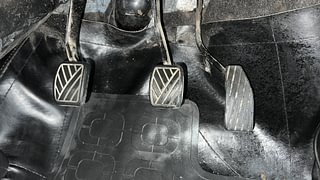 Used 2017 Maruti Suzuki Wagon R 1.0 [2010-2019] VXi Petrol Manual interior PEDALS VIEW