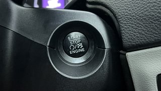 Used 2018 JEEP Compass [2017-2021] Limited 1.4 Petrol AT Petrol Automatic top_features Keyless start
