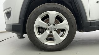 Used 2018 JEEP Compass [2017-2021] Limited 1.4 Petrol AT Petrol Automatic tyres LEFT FRONT TYRE RIM VIEW