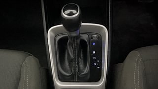 Used 2019 Hyundai Venue [2019-2022] SX Plus 1.0 Turbo DCT Petrol Automatic interior GEAR  KNOB VIEW