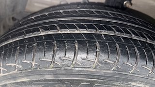 Used 2014 Maruti Suzuki Swift [2011-2017] ZXi Petrol Manual tyres LEFT FRONT TYRE TREAD VIEW