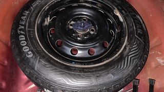 Used 2017 Maruti Suzuki Dzire [2017-2020] ZXi Plus AMT Petrol Automatic tyres SPARE TYRE VIEW