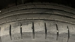 Used 2019 maruti-suzuki Baleno Zeta CVT Petrol Petrol Automatic tyres RIGHT REAR TYRE TREAD VIEW