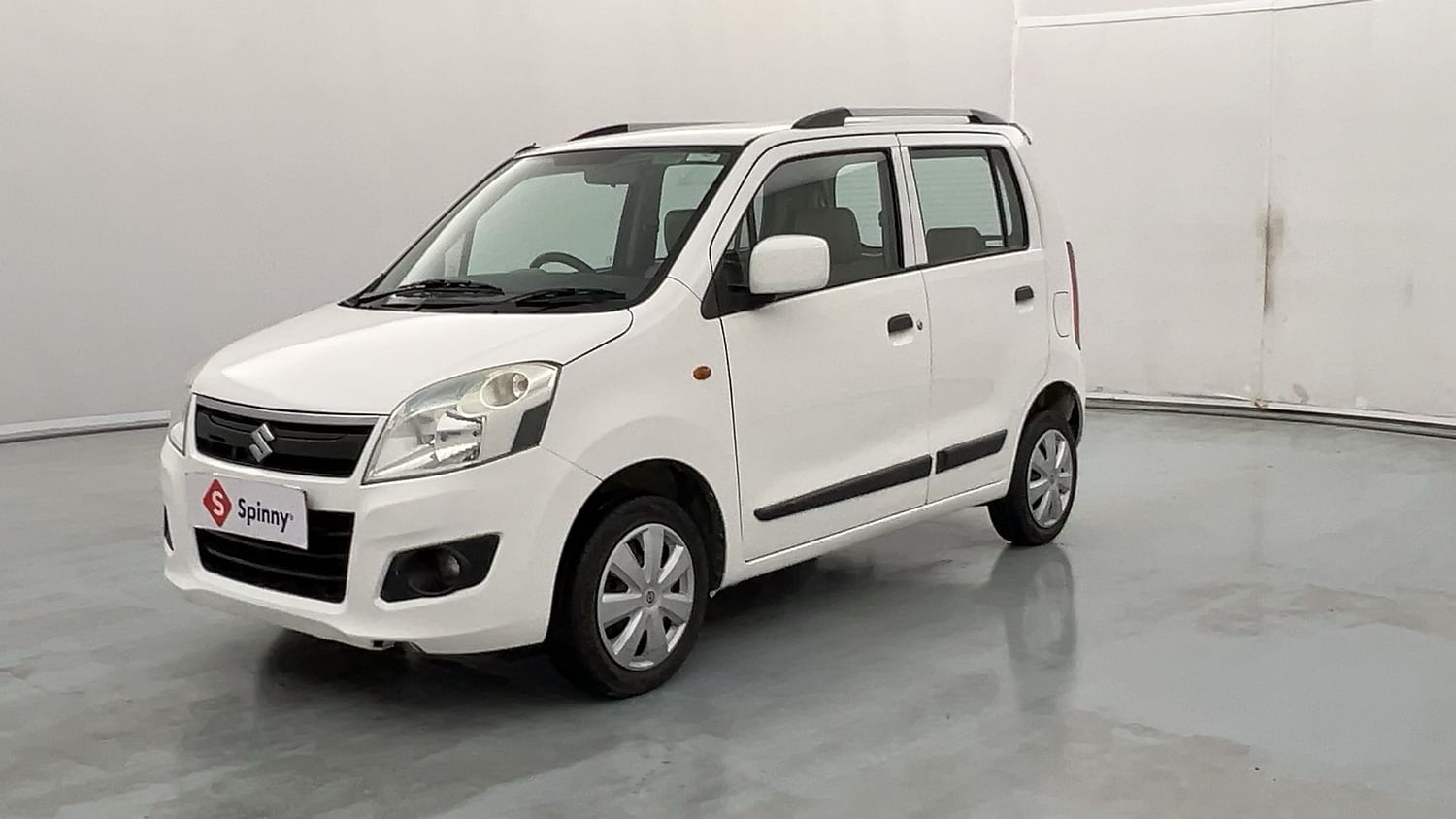 LEFT FRONT CORNER VIEW