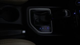 Used 2017 Hyundai Creta [2015-2018] 1.6 SX Plus Auto Petrol Petrol Automatic interior GEAR  KNOB VIEW