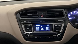Used 2016 Hyundai Elite i20 [2014-2018] Sportz 1.2 Petrol Manual top_features Integrated (in-dash) music system