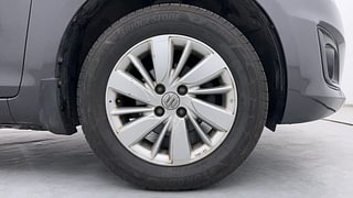 Used 2017 Maruti Suzuki Swift [2011-2017] ZXi Petrol Manual tyres RIGHT FRONT TYRE RIM VIEW