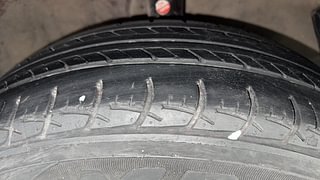 Used 2013 Hyundai i20 [2012-2014] Magna 1.2 Petrol Manual tyres RIGHT FRONT TYRE TREAD VIEW