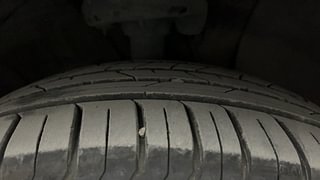 Used 2019 Hyundai Venue [2019-2022] SX Plus 1.0 Turbo DCT Petrol Automatic tyres RIGHT FRONT TYRE TREAD VIEW