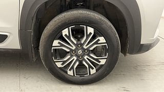 Used 2022 Renault Kiger RXZ Turbo CVT Petrol Automatic tyres RIGHT FRONT TYRE RIM VIEW