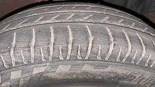 Used 2015 Tata Nano [2014-2018] Twist XTA Petrol Petrol Automatic tyres RIGHT FRONT TYRE TREAD VIEW