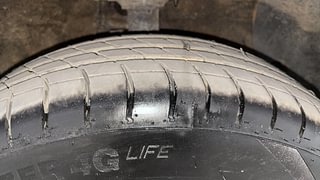 Used 2017 Hyundai Grand i10 Magna 1.2 Kappa VTVT Petrol Manual tyres RIGHT FRONT TYRE TREAD VIEW