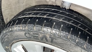 Used 2017 Maruti Suzuki Wagon R 1.0 [2010-2019] VXi Petrol Manual tyres RIGHT FRONT TYRE TREAD VIEW