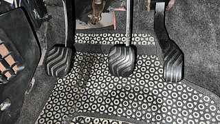 Used 2019 Renault Kwid [2015-2019] RXL Petrol Manual interior PEDALS VIEW