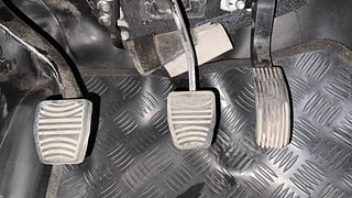 Used 2021 Mahindra XUV500 [2018-2021] W7 Diesel Manual interior PEDALS VIEW