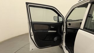 Used 2016 Maruti Suzuki Wagon R 1.0 [2013-2019] LXi CNG Petrol+cng Manual interior LEFT FRONT DOOR OPEN VIEW