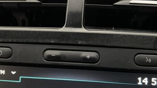 Used 2019 Renault Kwid [2017-2019] RXT 1.0 SCE Special (O) Petrol Manual top_features Voice command/control