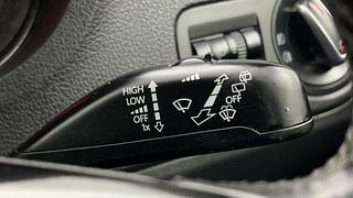 Used 2020 Volkswagen Polo [2017-2020] Highline Plus 1.5 (D) Diesel Manual top_features Rain sensing wipers